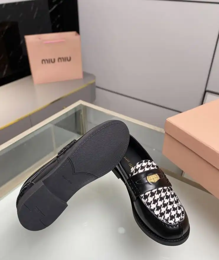 hype Miu Miu Leather Shoes