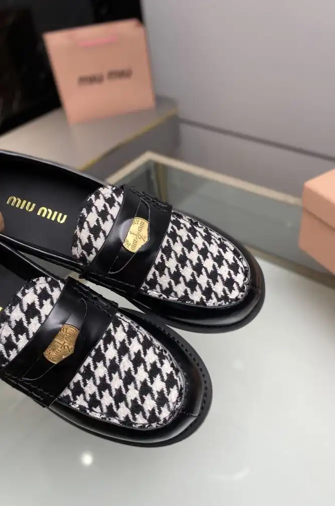 hype Miu Miu Leather Shoes