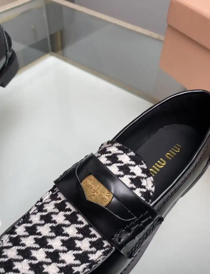 hype Miu Miu Leather Shoes