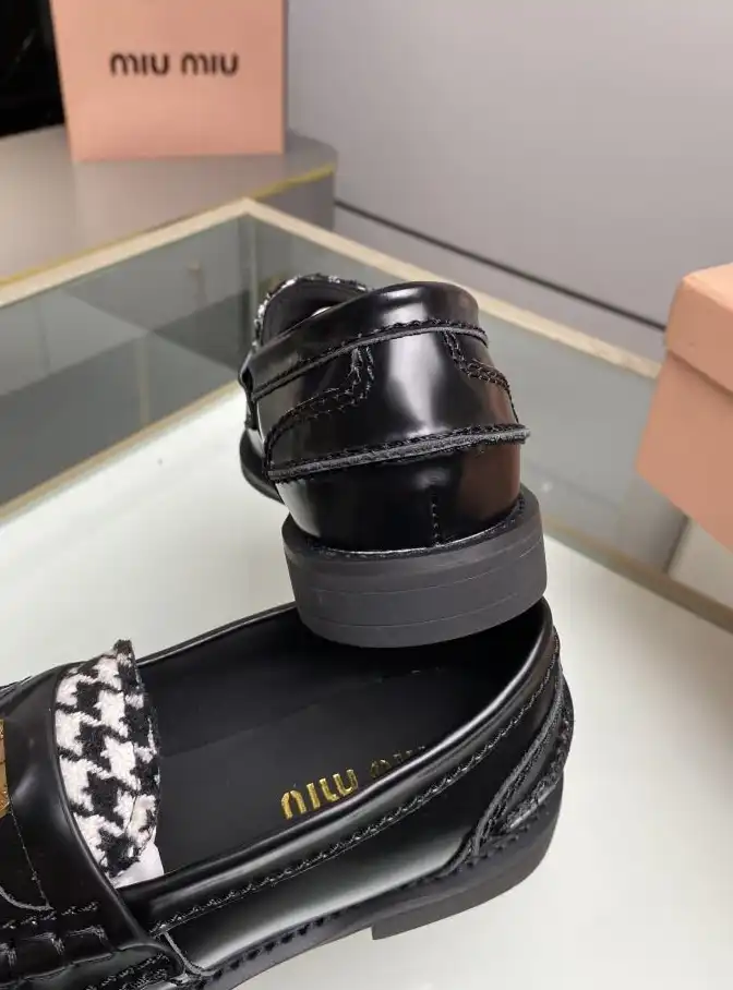 hype Miu Miu Leather Shoes