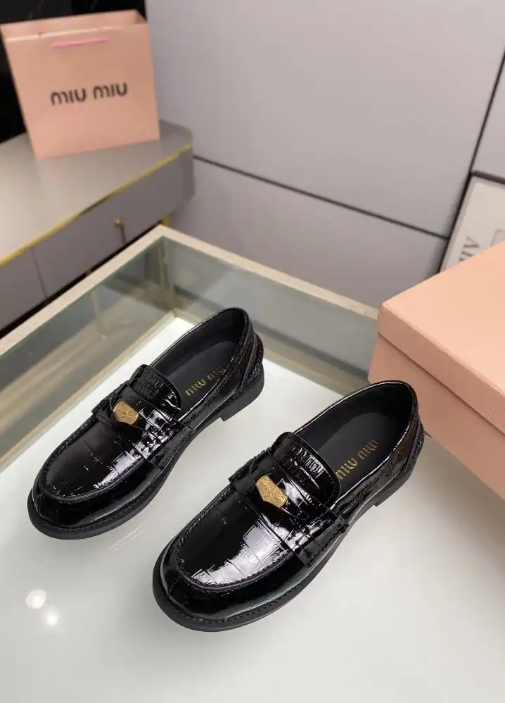 hype Miu Miu Leather Shoes