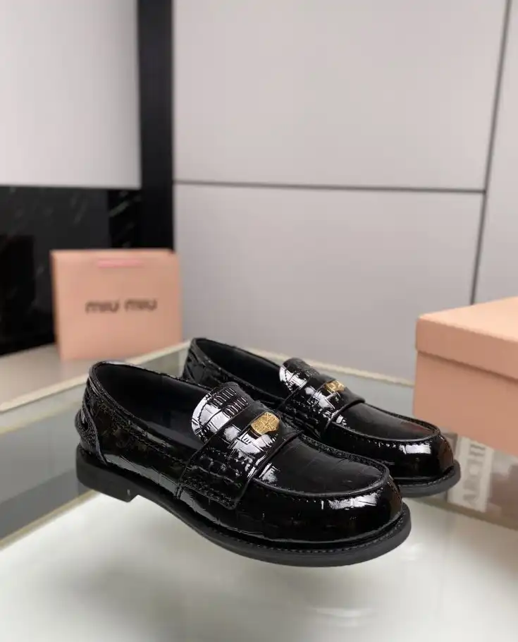 hype Miu Miu Leather Shoes