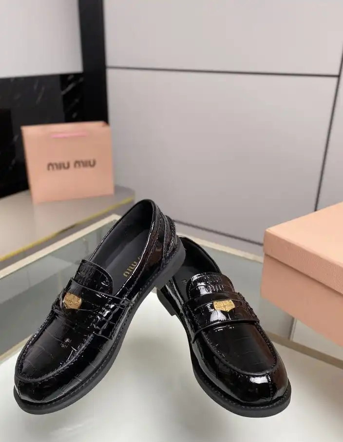 hype Miu Miu Leather Shoes