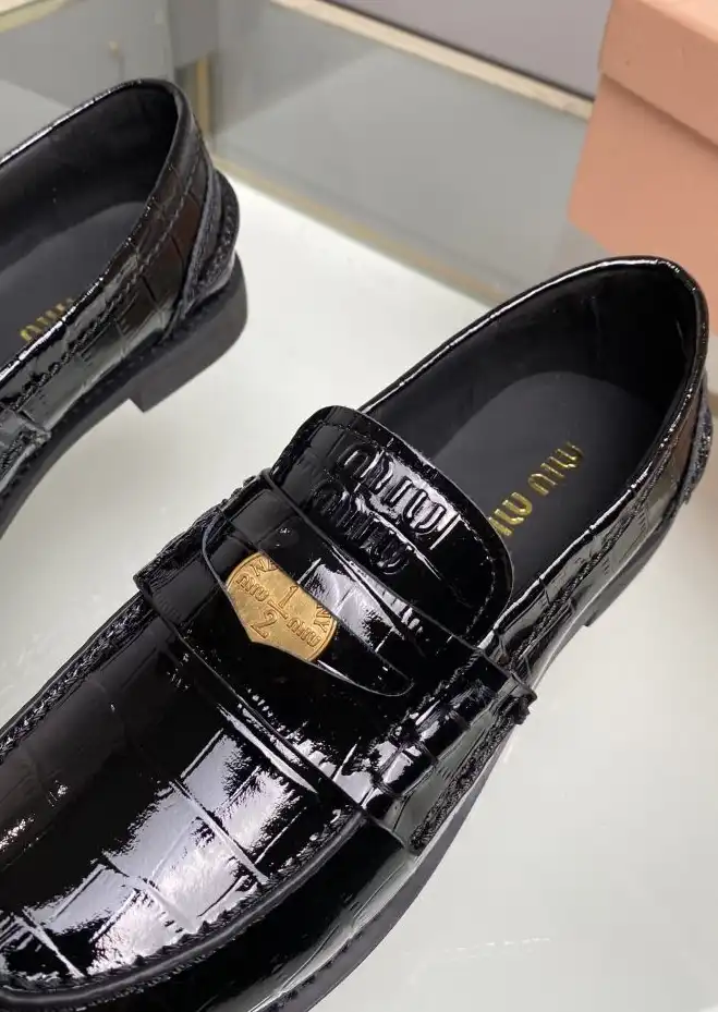 hype Miu Miu Leather Shoes