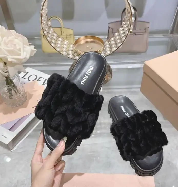 hype Miu Miu Slippers