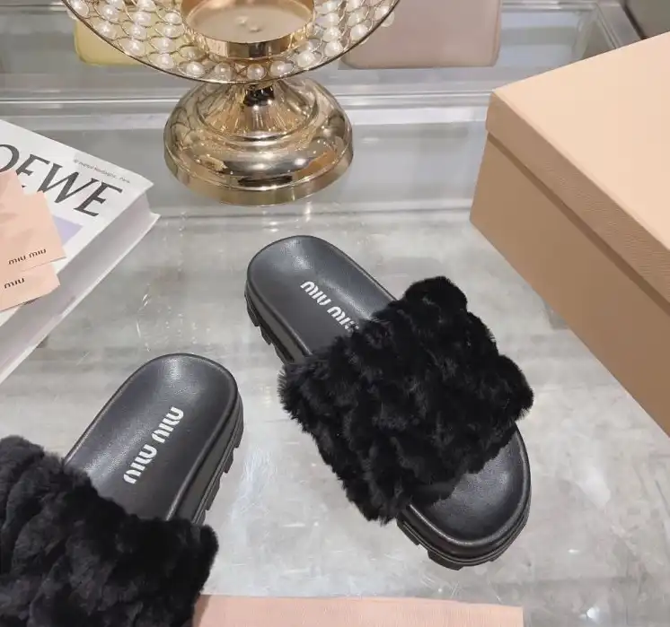 hype Miu Miu Slippers