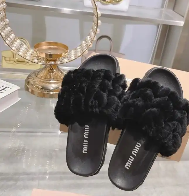 hype Miu Miu Slippers