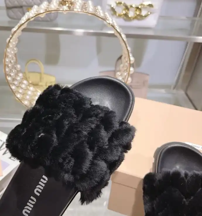 hype Miu Miu Slippers