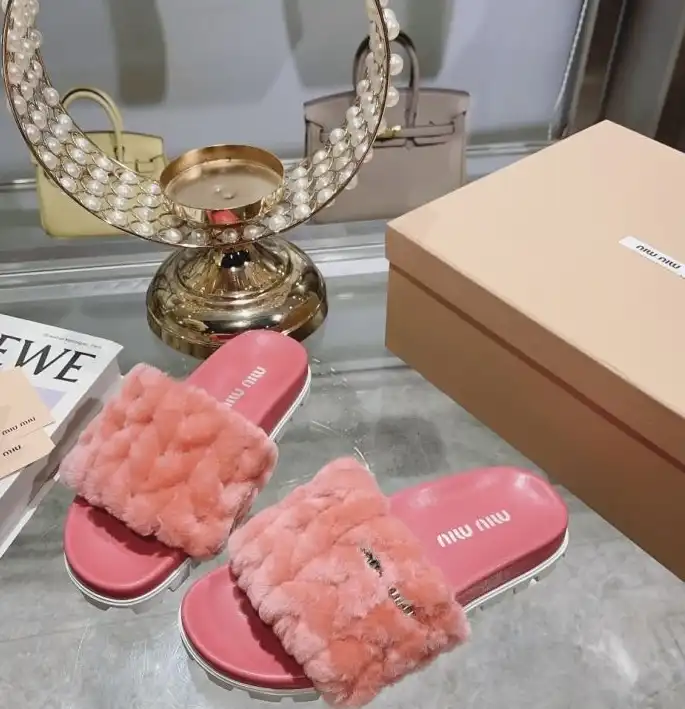 hype Miu Miu Slippers