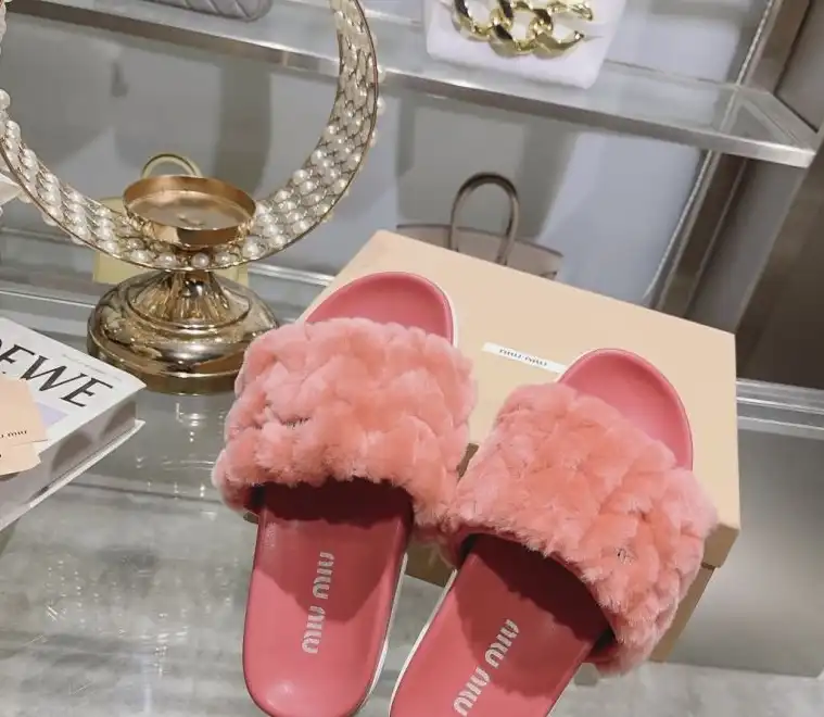 hype Miu Miu Slippers