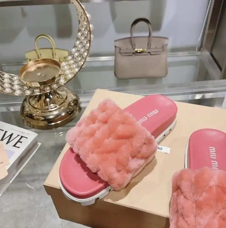 hype Miu Miu Slippers