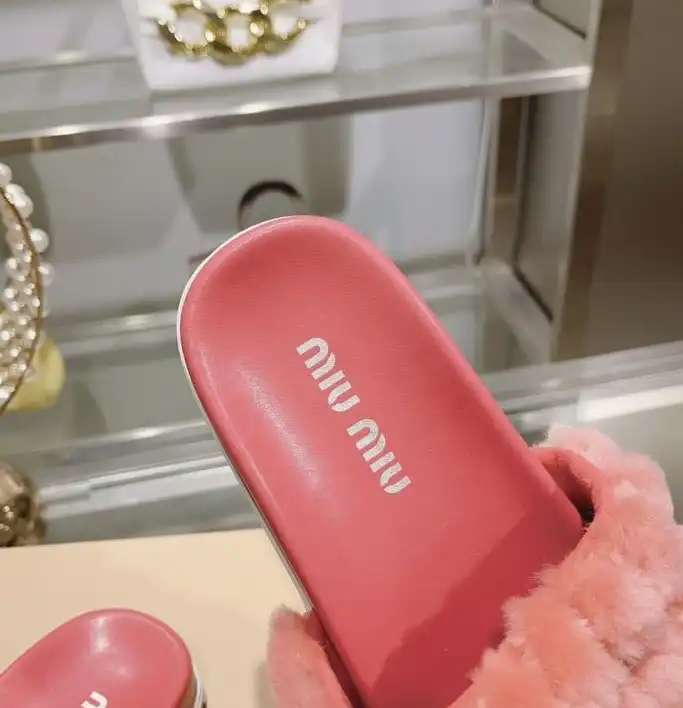 hype Miu Miu Slippers