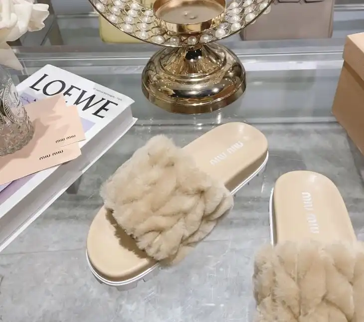 hype Miu Miu Slippers