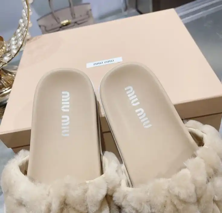 hype Miu Miu Slippers