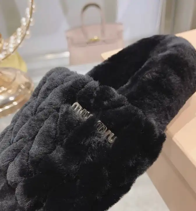 hype Miu Miu Slippers