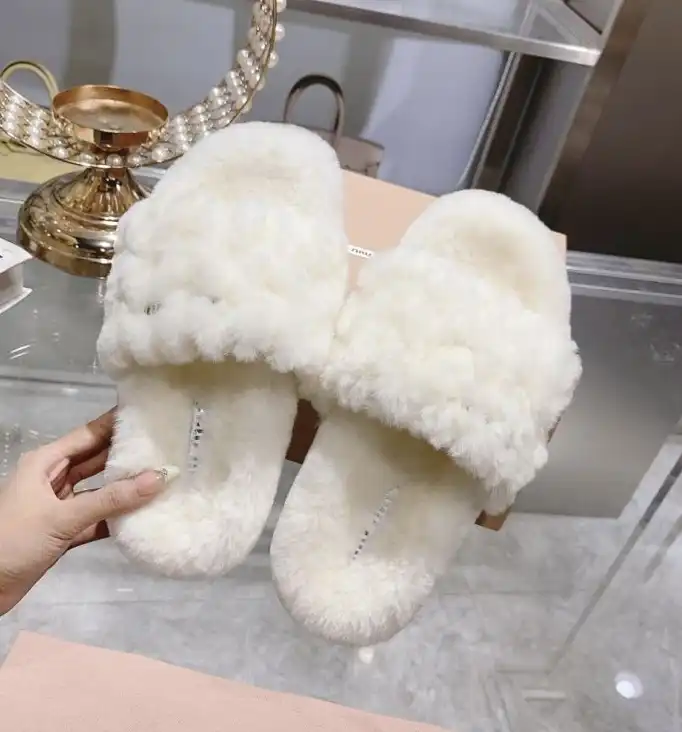 hype Miu Miu Slippers