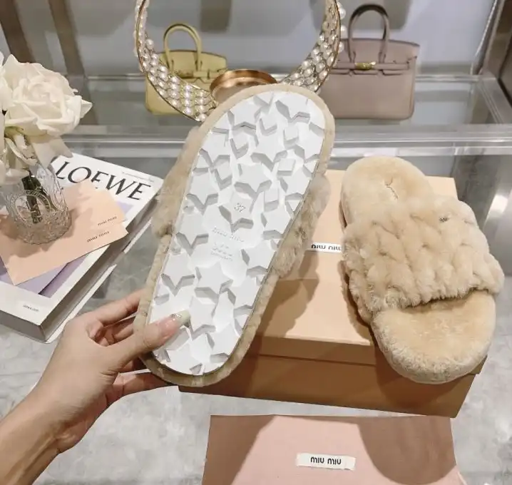 hype Miu Miu Slippers