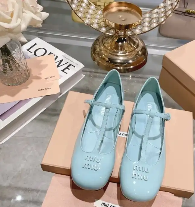 hype Miu Miu flat shoes