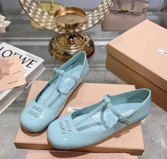 hype Miu Miu flat shoes