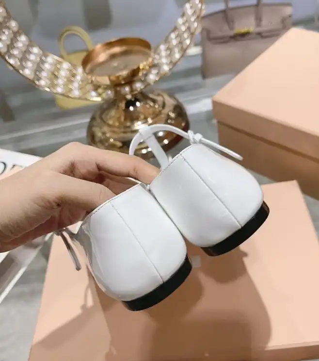 hype Miu Miu flat shoes