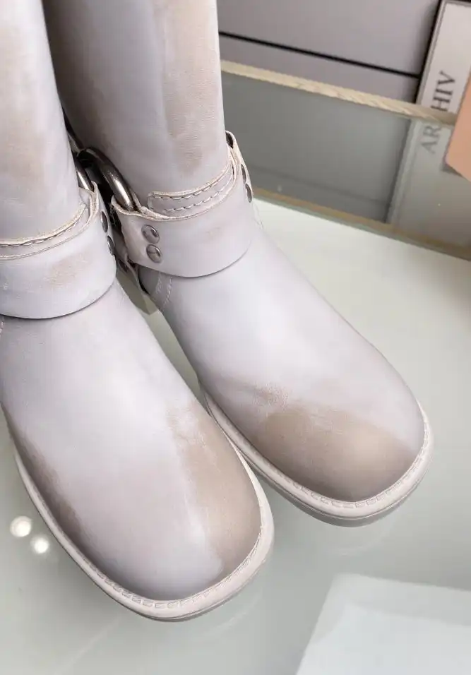 hype Miu Miu Boots