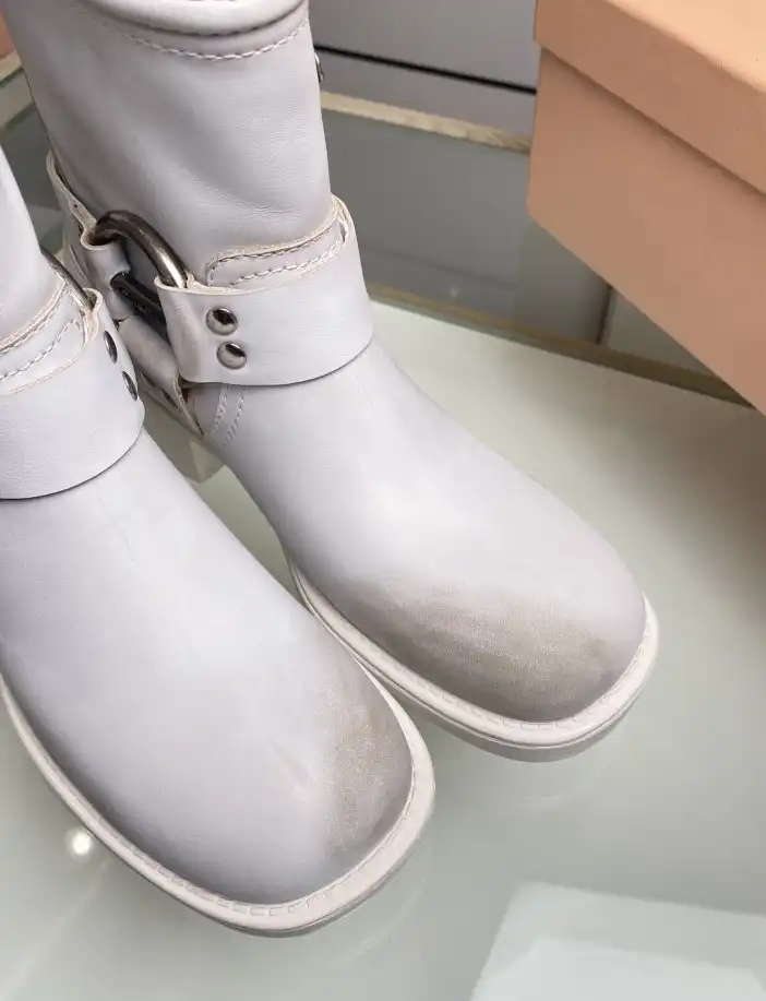 hype Miu Miu Boots