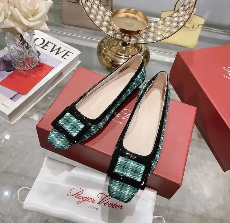 hype Roger Vivier flat shoes