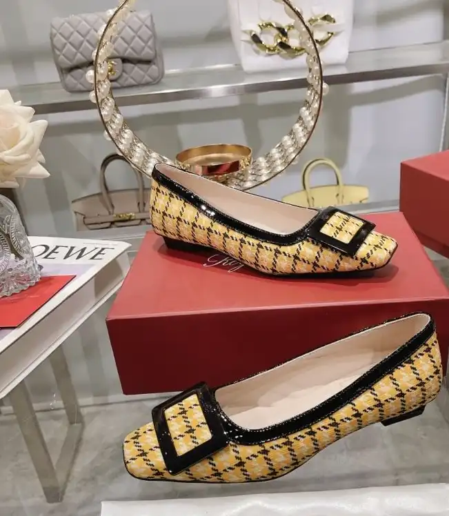 hype Roger Vivier flat shoes