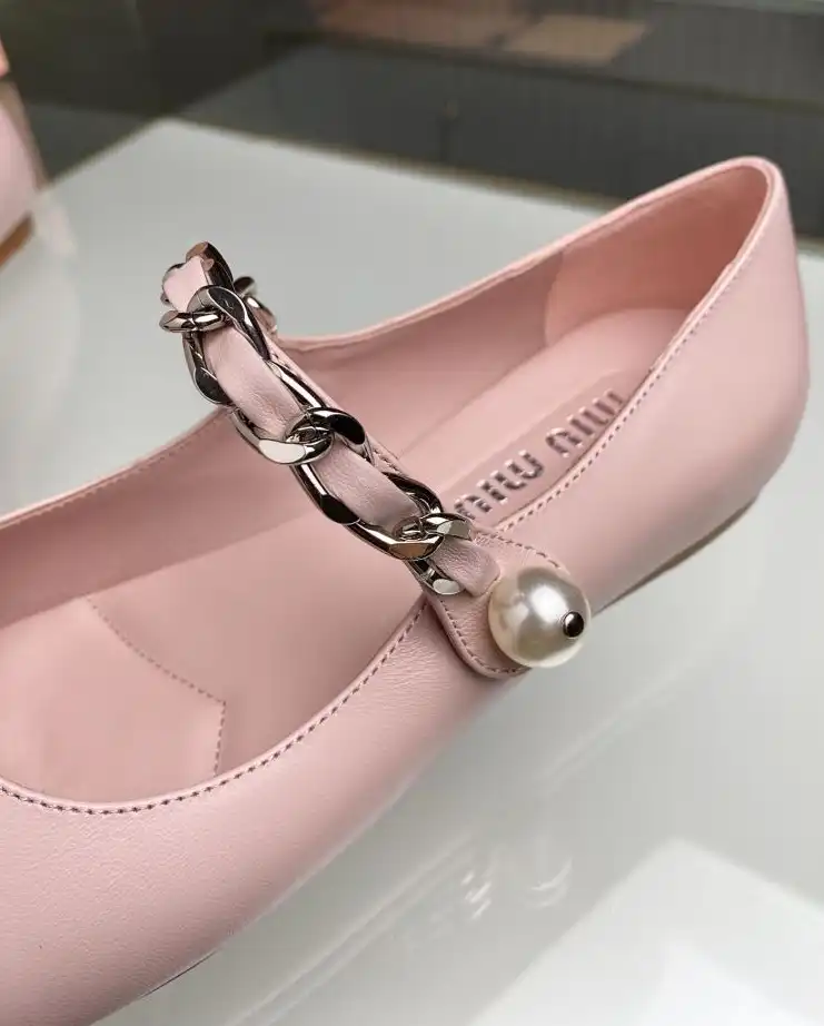 hype Miu Miu flat shoes