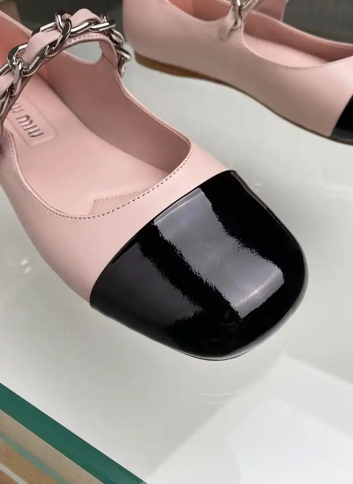 hype Miu Miu flat shoes