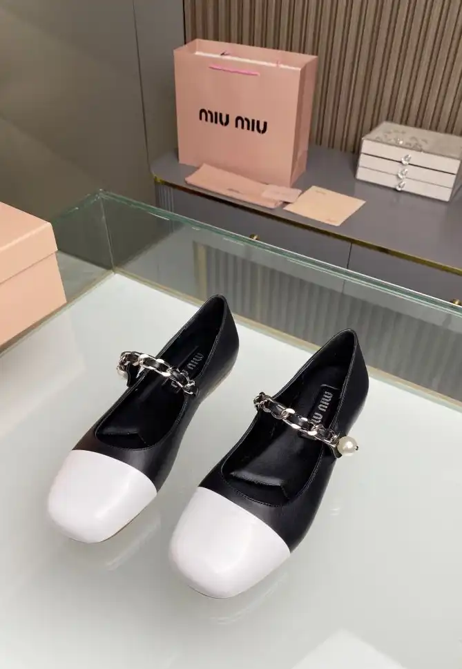 hype Miu Miu flat shoes