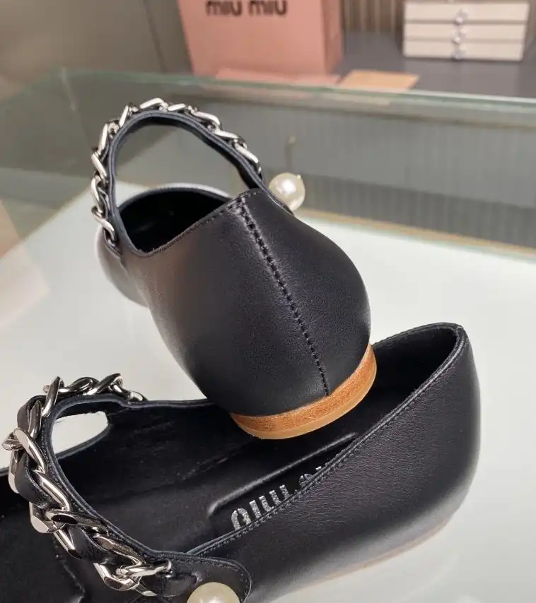 hype Miu Miu flat shoes