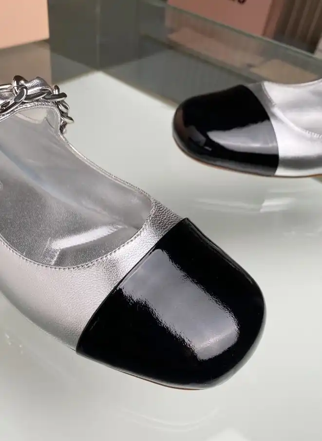 hype Miu Miu flat shoes