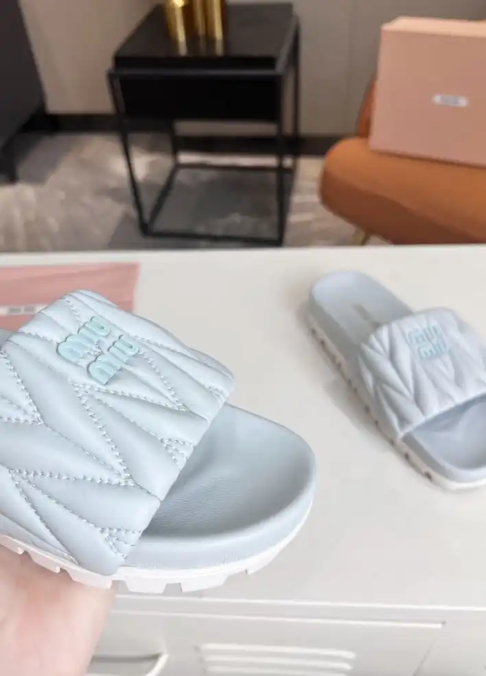 hype Miu Miu Slippers