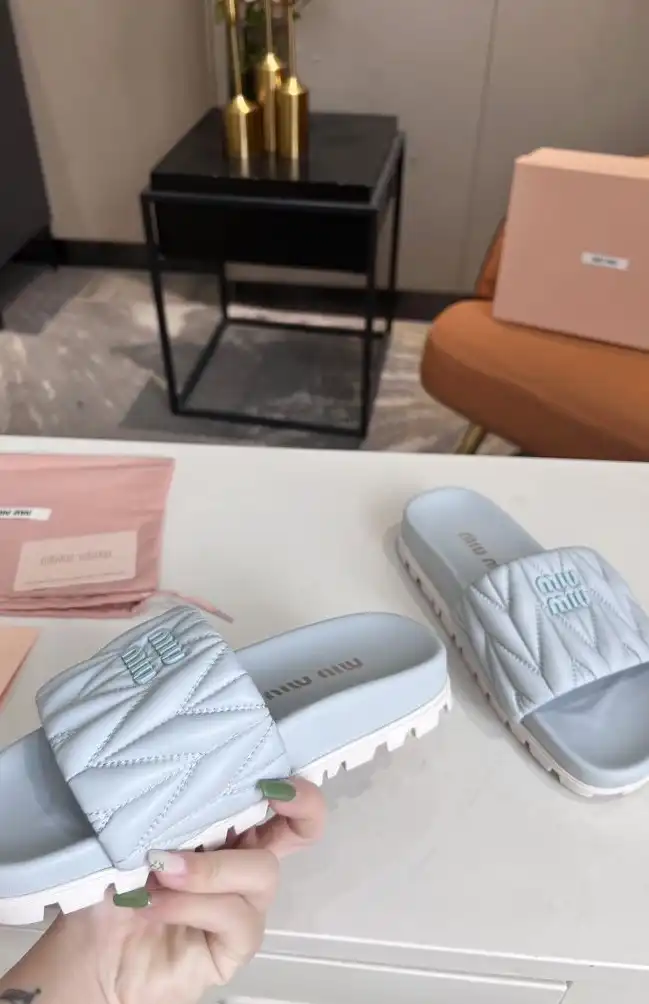 hype Miu Miu Slippers