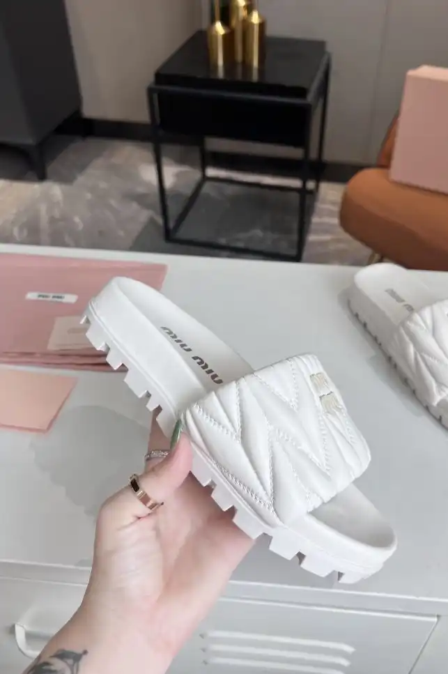 hype Miu Miu Slippers