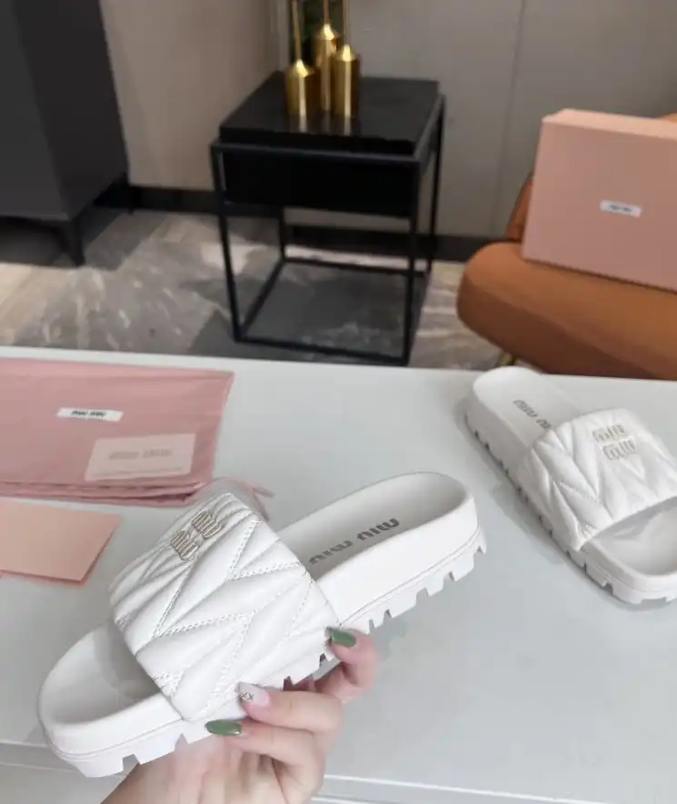 hype Miu Miu Slippers