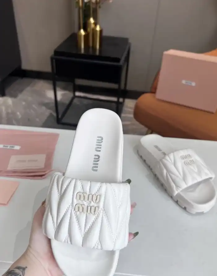 hype Miu Miu Slippers