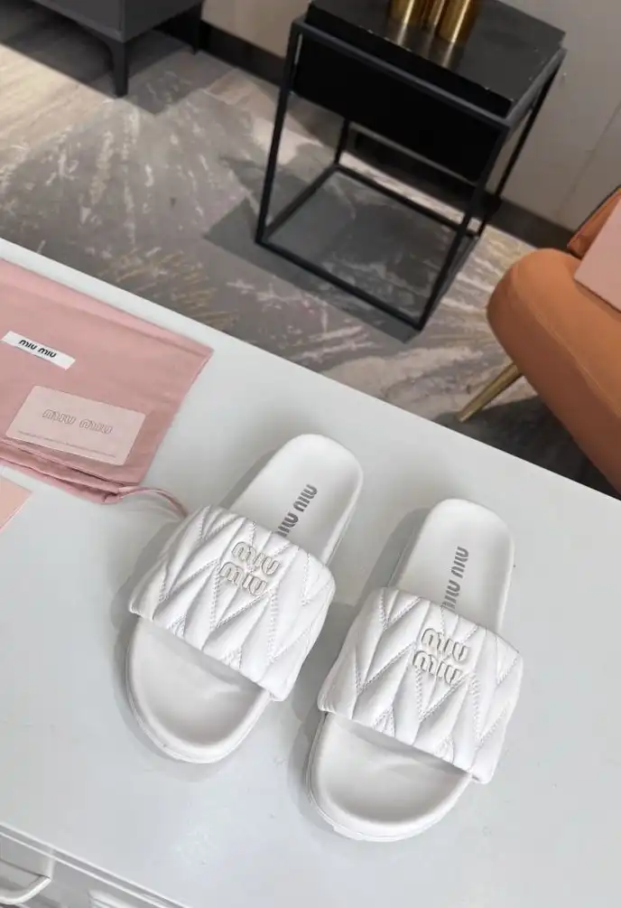 hype Miu Miu Slippers