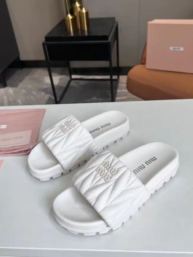 hype Miu Miu Slippers