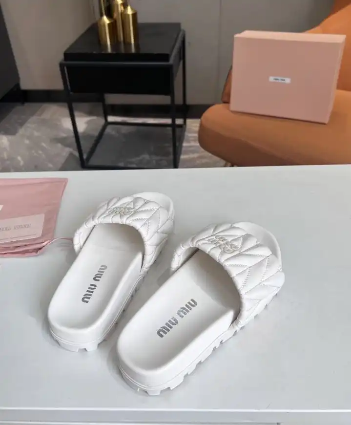 hype Miu Miu Slippers