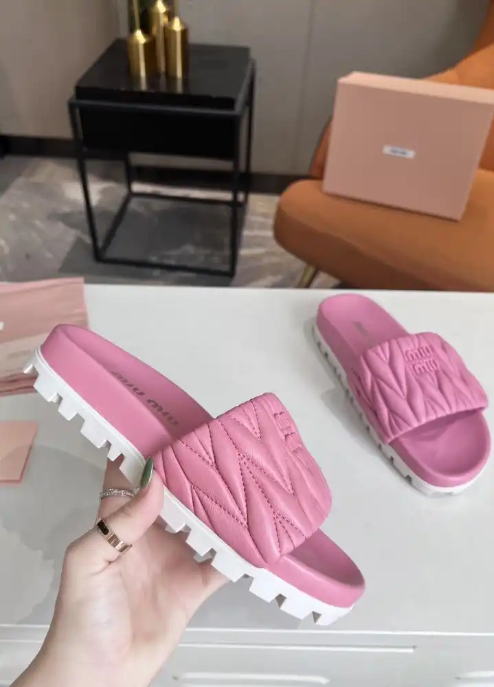 hype Miu Miu Slippers