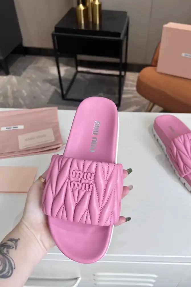 hype Miu Miu Slippers