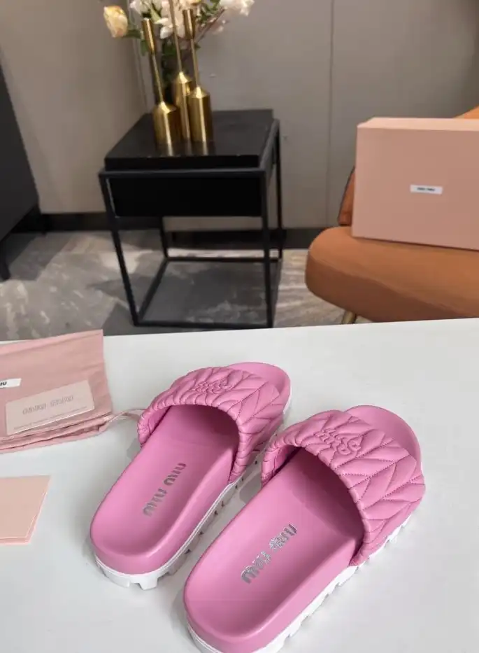 hype Miu Miu Slippers