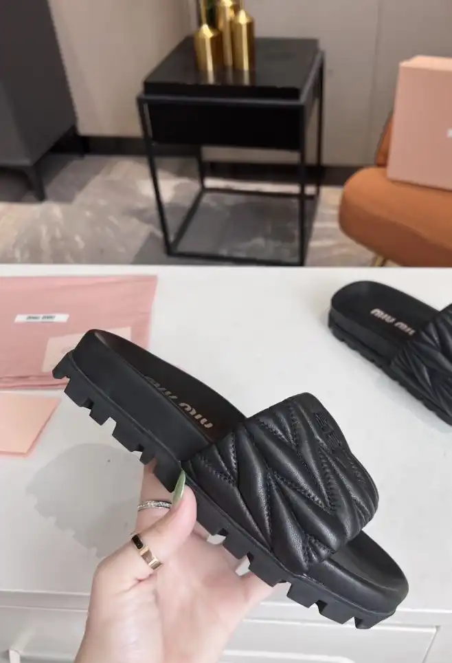 hype Miu Miu Slippers