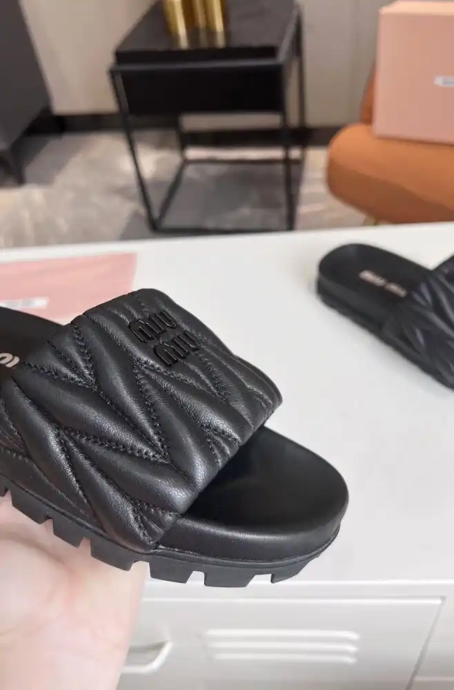 hype Miu Miu Slippers