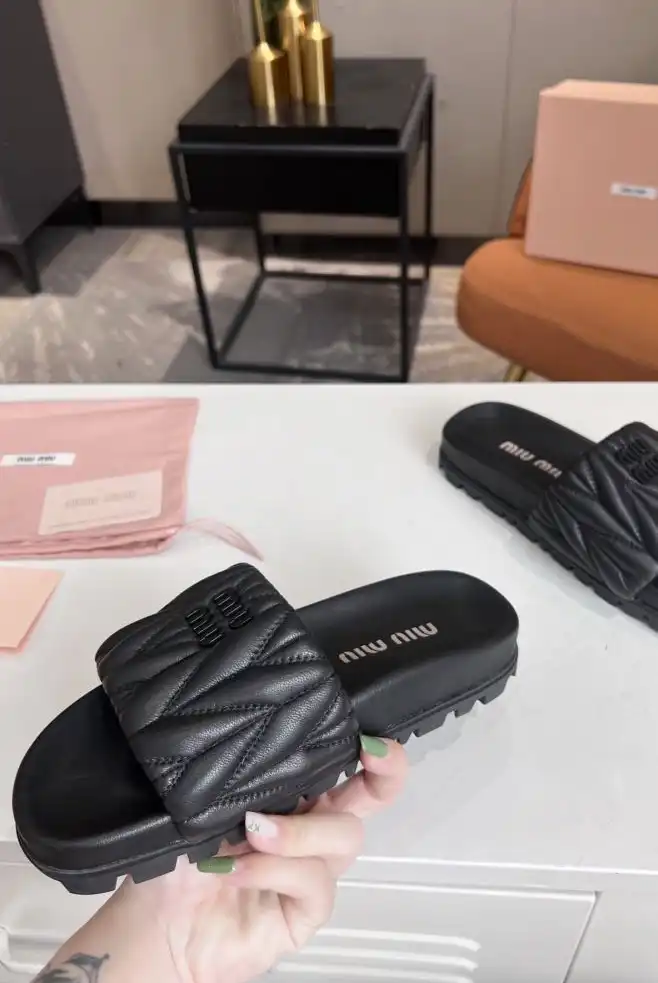 hype Miu Miu Slippers