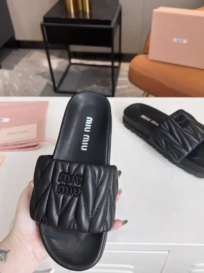 hype Miu Miu Slippers