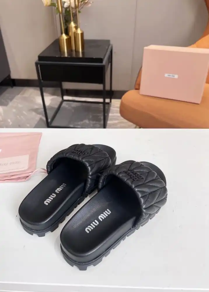 hype Miu Miu Slippers