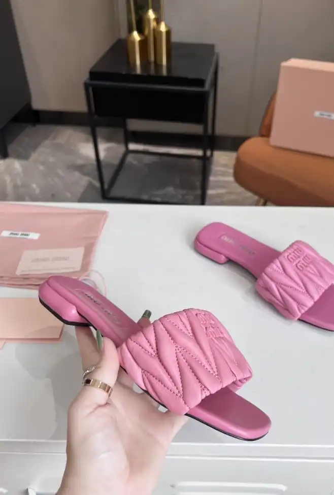 hype Miu Miu Slippers